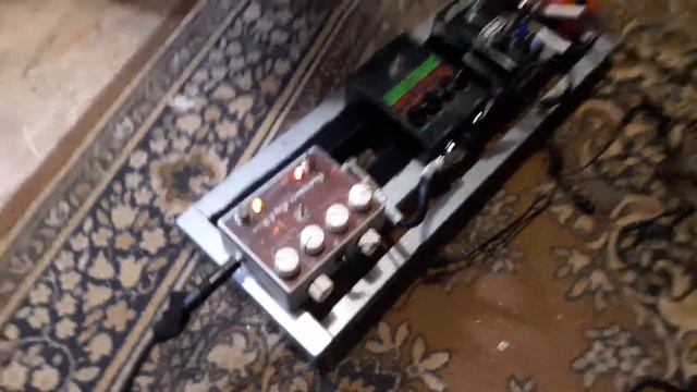 Stratosphere Sing&Drive both channels together with Gibson ES 335 and Fender Princeton смотреть онлайн