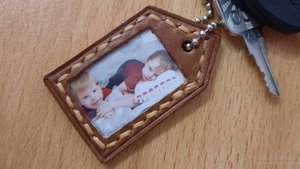 Брелок из кожи