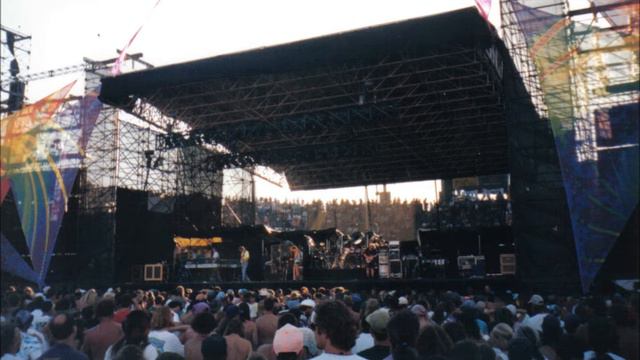 The Grateful Dead ~ 04 - Broken Arrow ~ 8-22-1993 ~ Eugene, OR смотреть онлайн