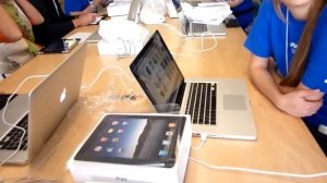 Apple iPad Unboxing und Aktivierung im Apple Store München