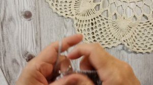 Детские шапочки с ушками и снуд спицами, вязание узоров.