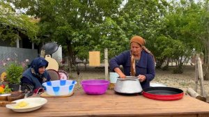 CAUCASIAN GRANNY COOKING DELICOUS FAMILY DISH | RURAL COUNTRY GRANDMA'S FAMILY LIFE