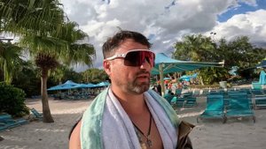 Аквапарк в США | Aquatica | Иммигранты на отдыхе | в США через Мексику