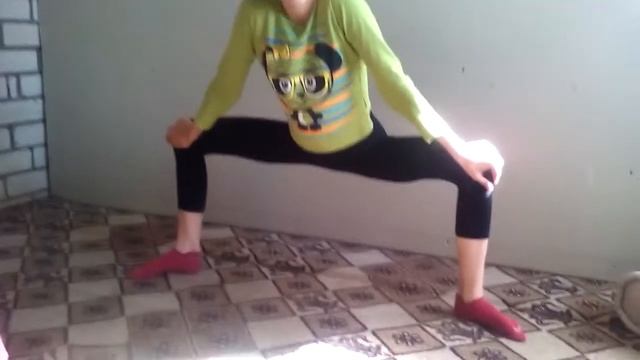 Как правильно садиться на поперечный шпагат? Как научиться делать поперечный шпагат? смотреть онлайн