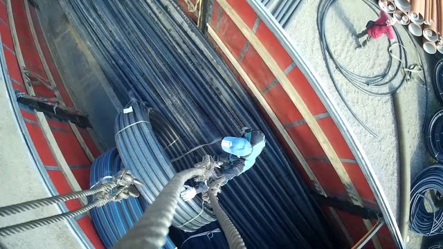 Погрузка бухты 63 трубы вертолетом! смотреть онлайн