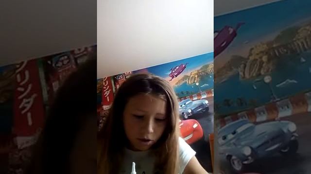 Достаю из крышки клей карандашом смотреть онлайн