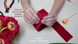 Герберы из гофрированной бумаги с конфетой для осеннего букета