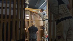 Монтаж сдвижной двери из реек