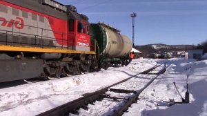 Тепловоз ТЭМ18ДМ-1427 на манёврах