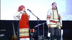 Красивая русская народная песня ОЙ, ТАМ НА ГОРЕ звучит в исполнении супругов Соболь