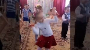 Танец мишка Гуми Гам