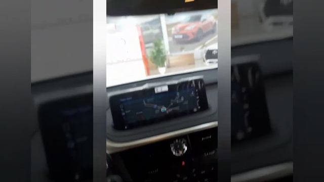 Лексус RX, RX300 2021г.в. Городской экономичный кроссовер.Современная система мультимедия. смотреть онлайн