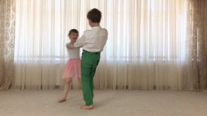 Дети СОЖГЛИ Школу на Выпускном | Зажигательный танец от PaRaTu Kids | Sketch show #1