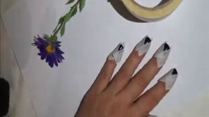 лайфхак: Как сделать  маникюр дома с помощью малярного скотча
