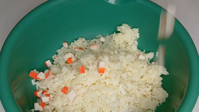 Салат с крабовыми палочками и рисом смотреть онлайн