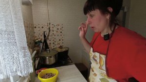 УЧЛА ВСЕ ПОЖЕЛАНИЯ И СВАРИЛА ОБЕД _ НЕБОЛЬШОЙ МУКБАНГ