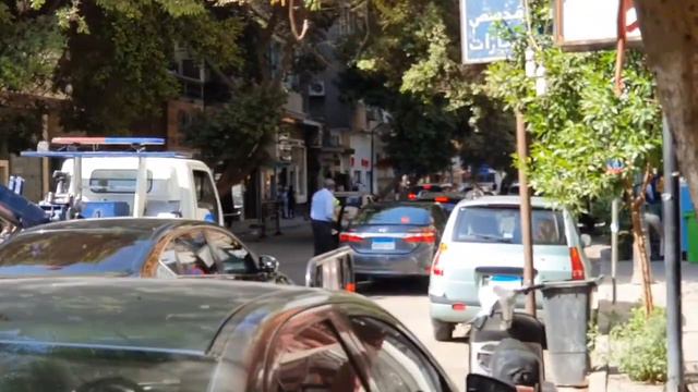 Каир2021.Прогулка по торговой улице района Замалик.Работает эвакуатор.Cairo Zamalik district. смотреть онлайн