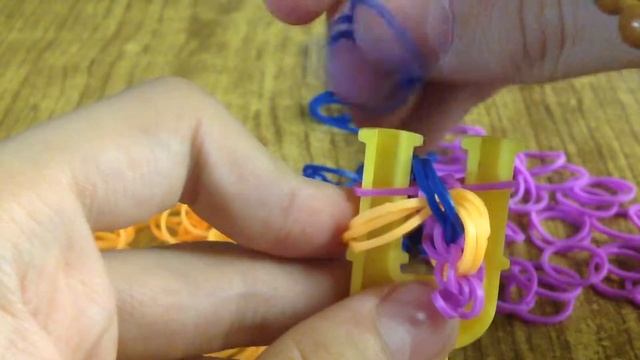 Браслет друзья из резинок на рогатке смотреть онлайн