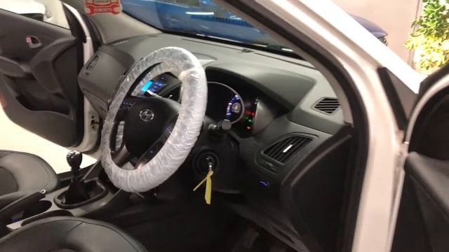 Hyundai iX35 White смотреть онлайн