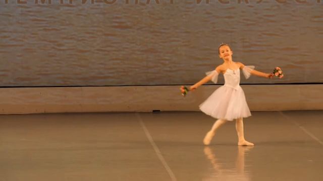 Полыгалова Эмилия 8 лет Вариация Утро