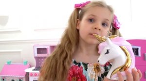 Diana and Roma play Pop It Challenge