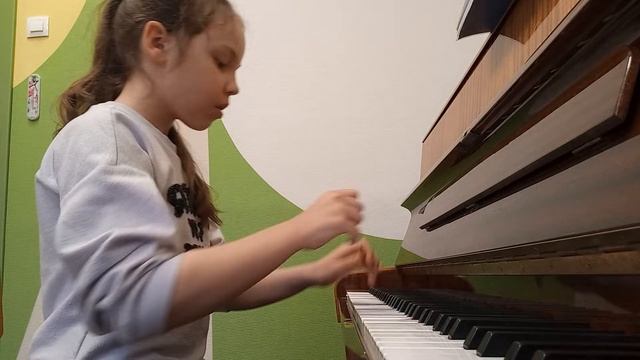 Попова София 1кл.Муз.Качурбиной"Мишка с куклой" (хоровое отд.) смотреть онлайн