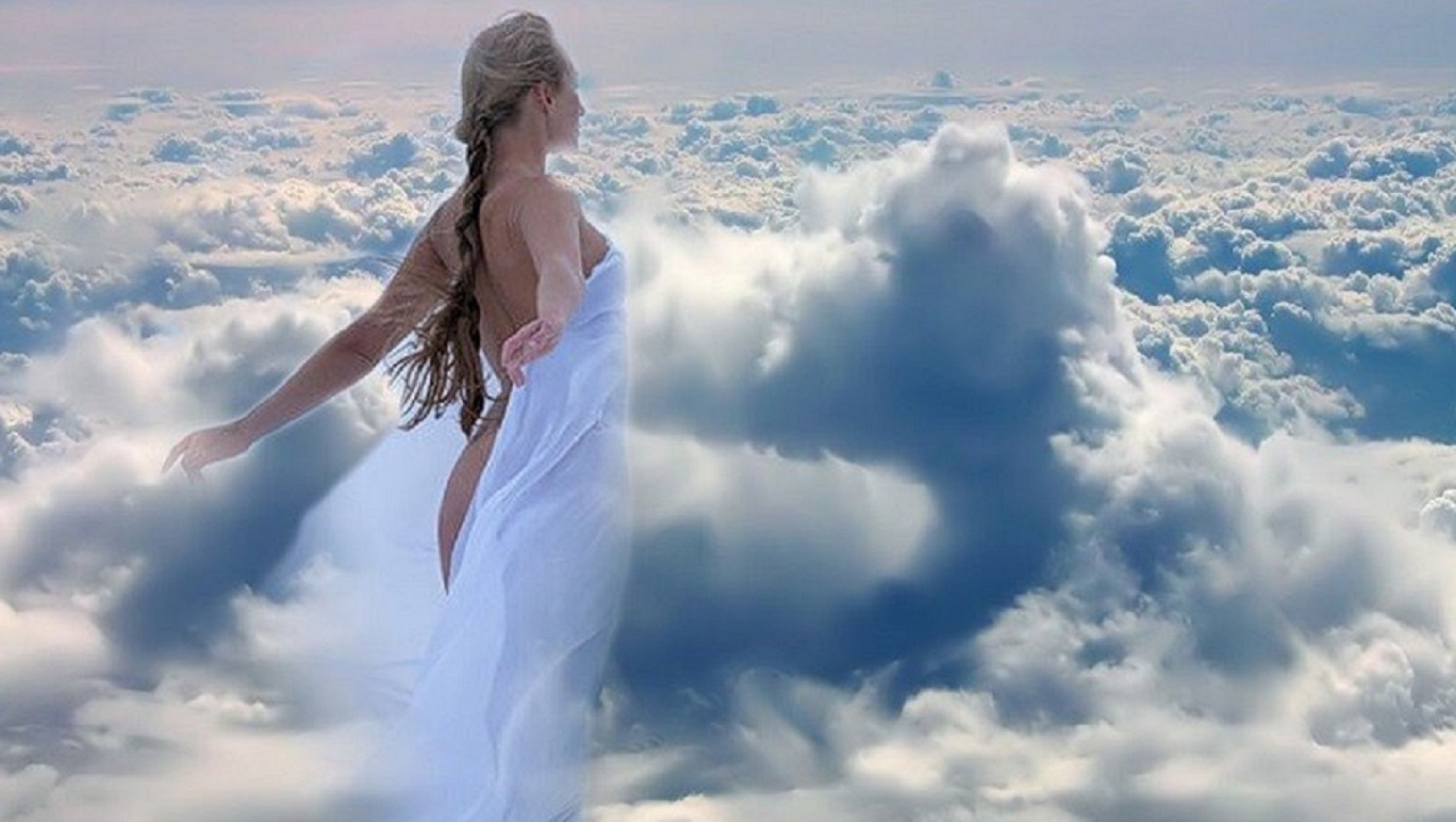 Навстречу судьбе. Девушка в облаках. Душевная девушка. Девушка и небо. Летать в облаках.