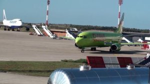 Globus B737 & Transaero B747 Pula Airport 15.08.2009