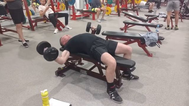 Разводки с гантелями 20 на 10 смотреть онлайн