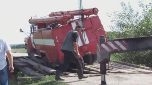 Пожарка ПРОВАЛИЛАСЬ НА МОСТУ