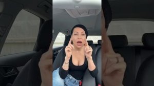 Женщина любит ушами
