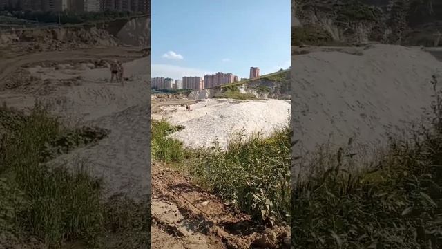 Пляж в городе Дзержинский  Московская область