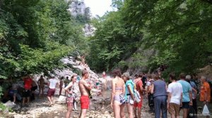 Морской бой у ванны молодости в Большом каньоне Крыма