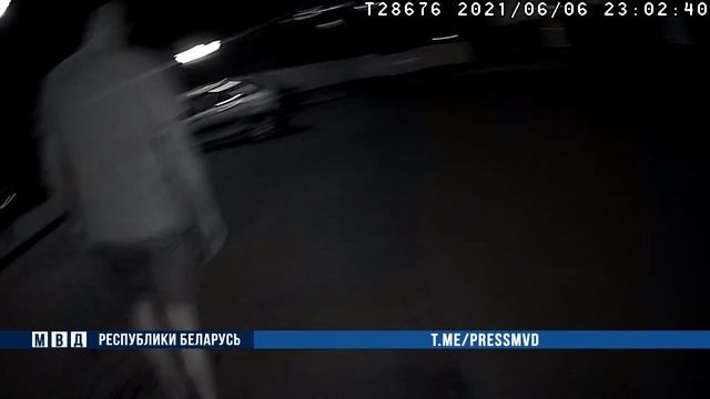 В ответ на замечание милиционер подвергся нападению. Возбуждено уголовное дело смотреть онлайн