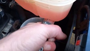 Replacing the coolant expansion tank on a Vauxhall (Opel) Mokka 1.4SE Turbo (Corsa/Astra)