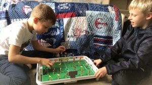 Играем в настольный футбол
