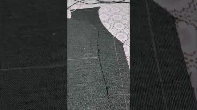 Подготовка жилета на подкладке к первой примерке.Раскрой,дублирование клеевой,сметывание. смотреть онлайн