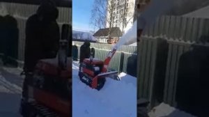 Японский снегоуборщик Fujii FSR1100DS