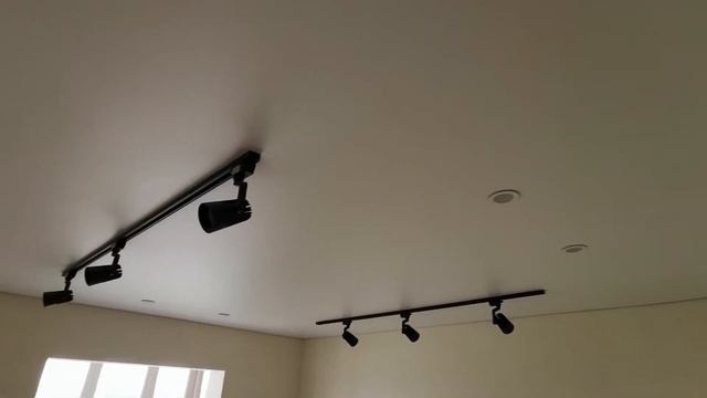 ЕвроПотолки. Натяжные потолки c трековым освещением в Новосибирске смотреть онлайн