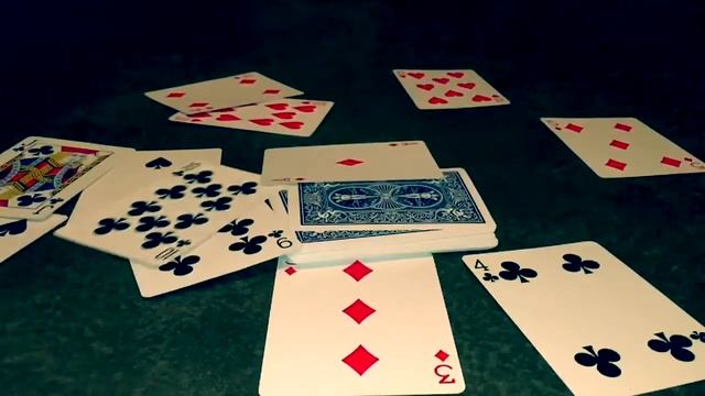 Slowmo - dealing cards and a random dice roll смотреть онлайн