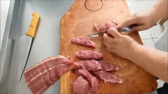 ШАШЛЫК ИЗ СОМА НА МАНГАЛЕ. ОРИГИНАЛЬНЫЙ РЕЦЕПТ МАРИНАДА РЫБЫ.