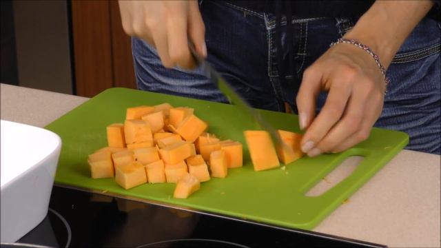 Zupa krem z dyni - dlaczego warto ją jeść? Przepis i pomysł na prostą i smaczną zupę. MENU Dorotki.