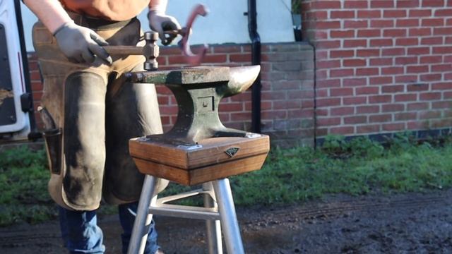 SHIRE HORSE - HOOF RESTORATION - HUGE FEET смотреть онлайн