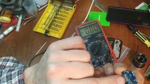 Ремонт телефона LEAGOO не заряжается Просто припаиваем контакты разъёма