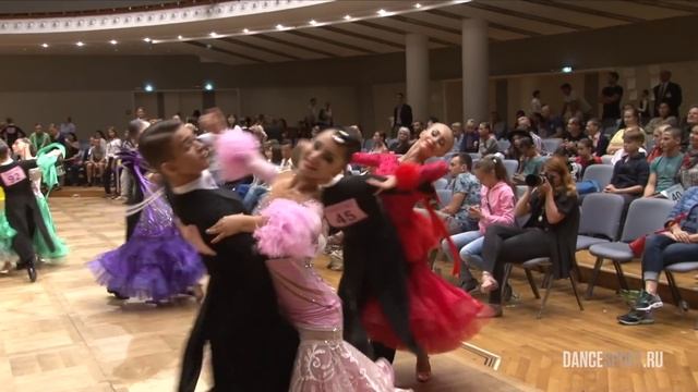 Nikita Laba - Marina Makarenko, RUS, 1/2 Viennese Waltz