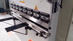 Гидравлический листогиб 30 tons с E21 NC контроллером  Accurl, Китай