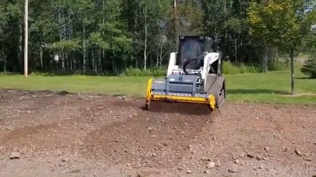 Работа ротоватора с заглублением в грунт на 25 см на минипогрузчике Terex