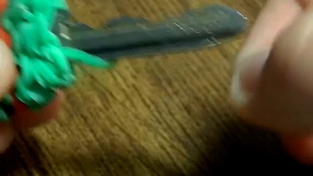 Оплётка для ключа из резинок Rainbow Loom на станке Rainbow Loom, Урок 3 смотреть онлайн