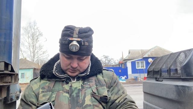 Как поменять ремень и ролик на Вольво Фш. Измерение давления топлива в домашних условиях. смотреть онлайн