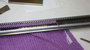 Свитер полупатентной жемчужной резинкой регланом снизу на Ивушке (на машинке МС-9-72) | мастер-клас